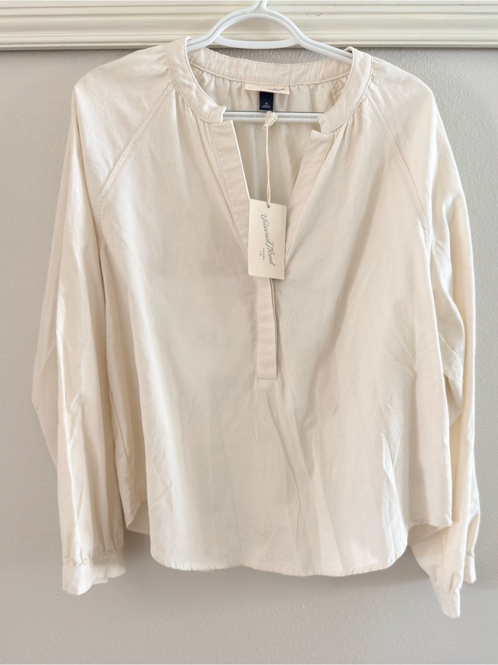 Universal Thread lightweight corduroy long sleeve blouse women’s size M NWT
